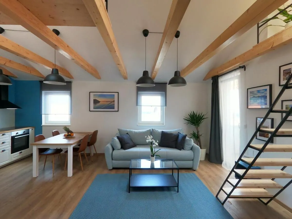 Gavan Apartment Cres